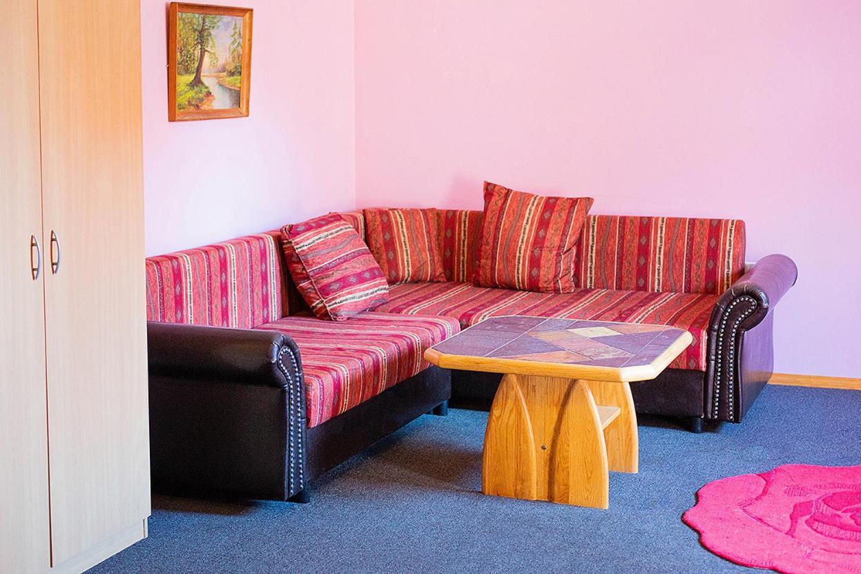 Smilgas Hotell Līči Exteriör bild